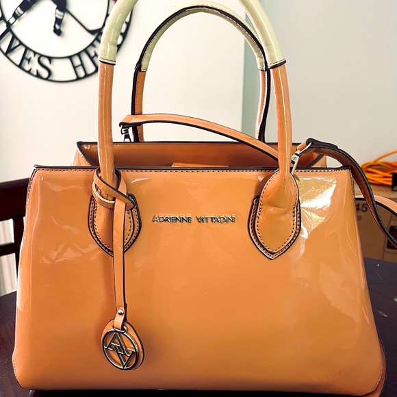 Adrienne Vittadini purse - Picture 1 of 4